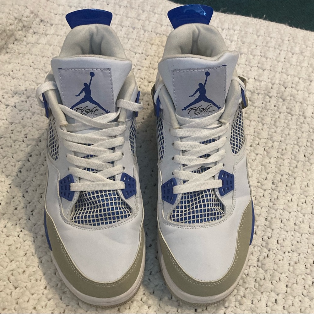 Air Jordan 4’s. White & military blue. Size 11. No original box. Worn twice.